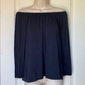 Hollister black off the shoulder top M